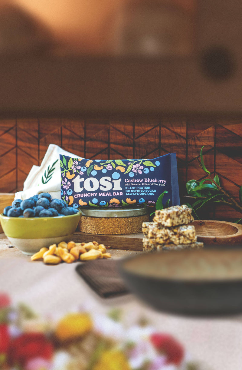 TOSI Meal Bar - 2.4oz Cashew Blueberry